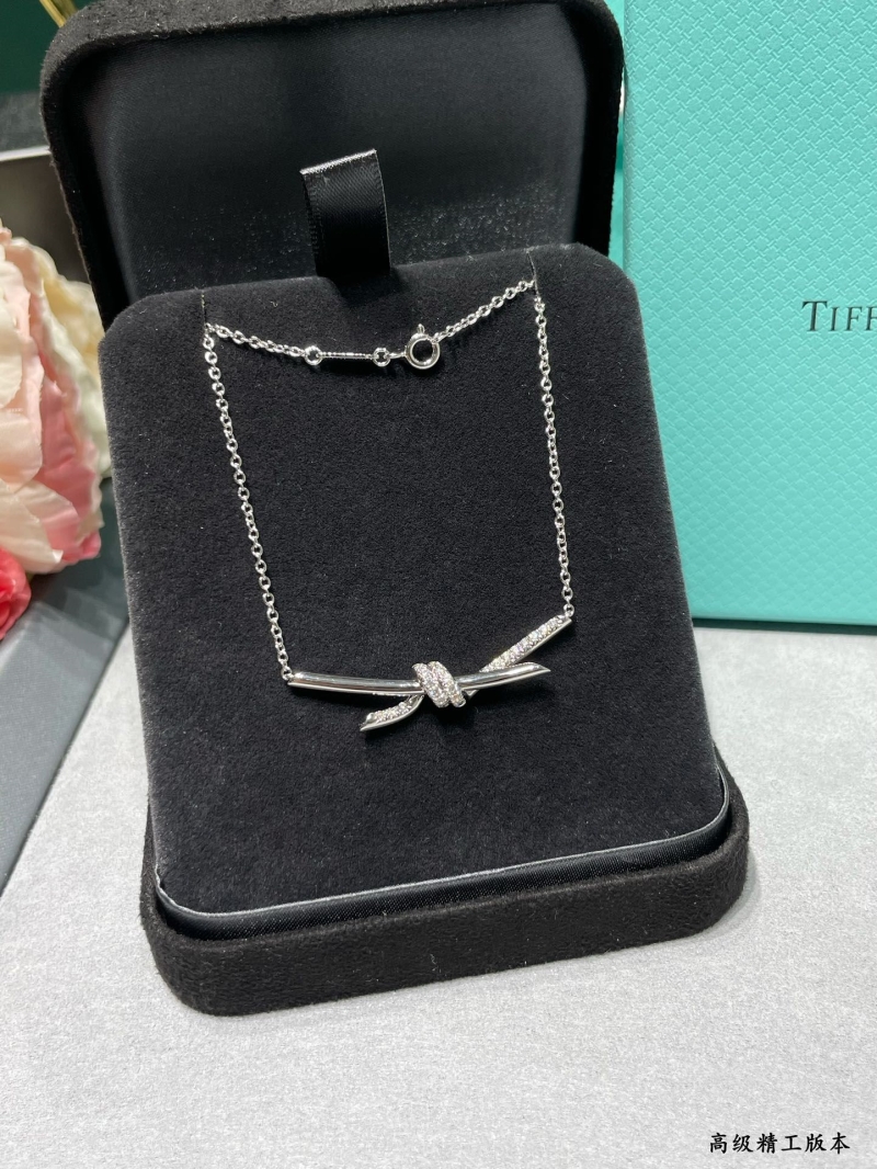 T*f*ny necklaces